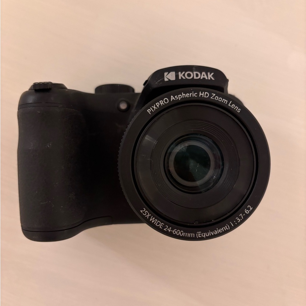 Kodak Black Compact Digital Camera with Large Zoom Lens
